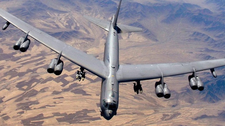 ABD bombardıman uçağı Rusya sınırında!